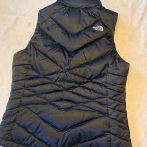Women’s large North face vest